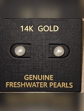 Simple Classic 14k Gold  Genuine Freshwater Pearl Stud Post Earrings New